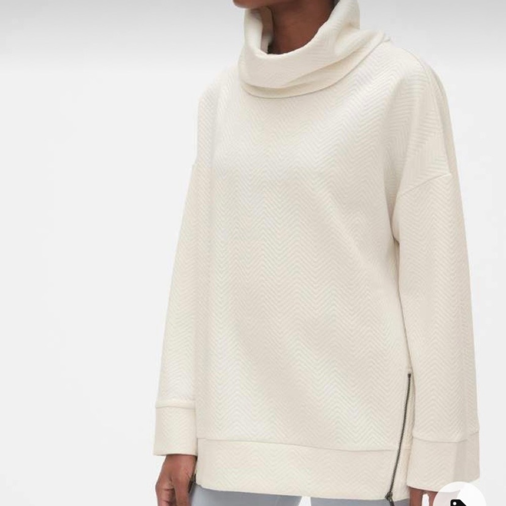 Gap GapFit Jacquard Funnel-Neck
Tunic Sweatshirt
